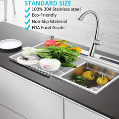 Faltbares Abtropfgestell für das Waschbecken in der Küche